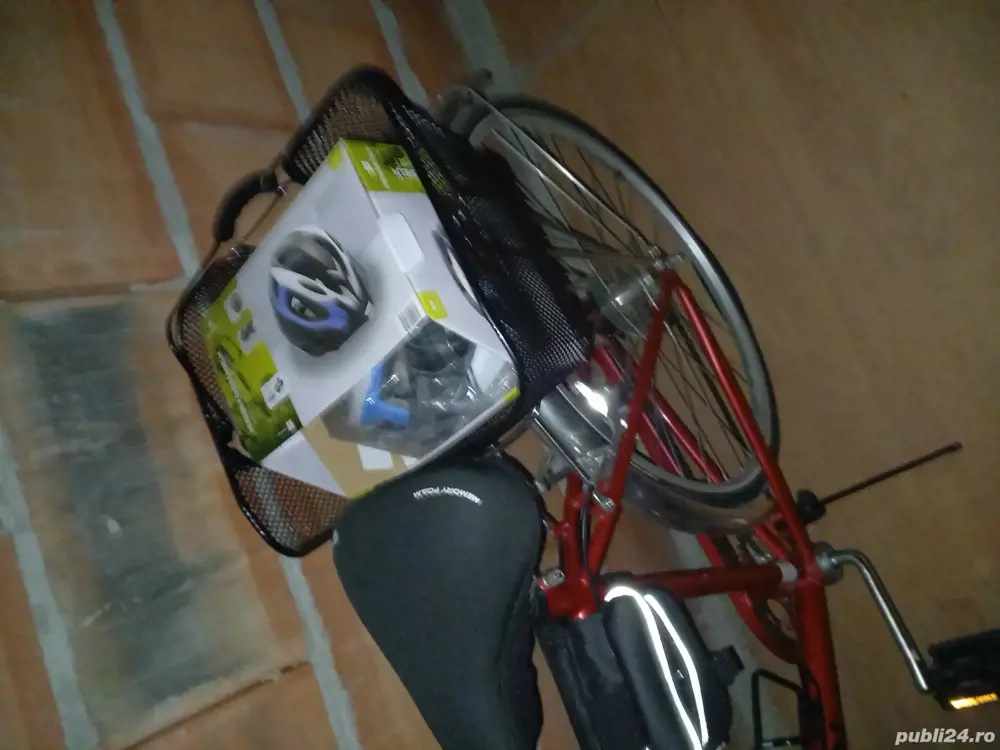 pt GLOVO bicicleta Swing americana,  casca albastra si pompa