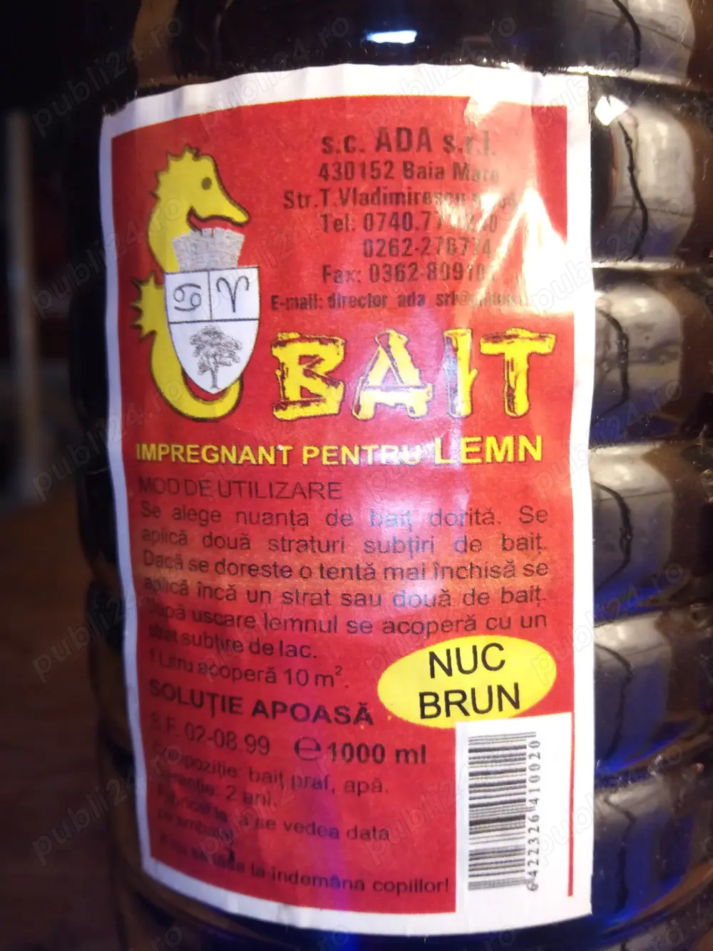 Bait ptr lemn, usi albe, sticlă vitrină 