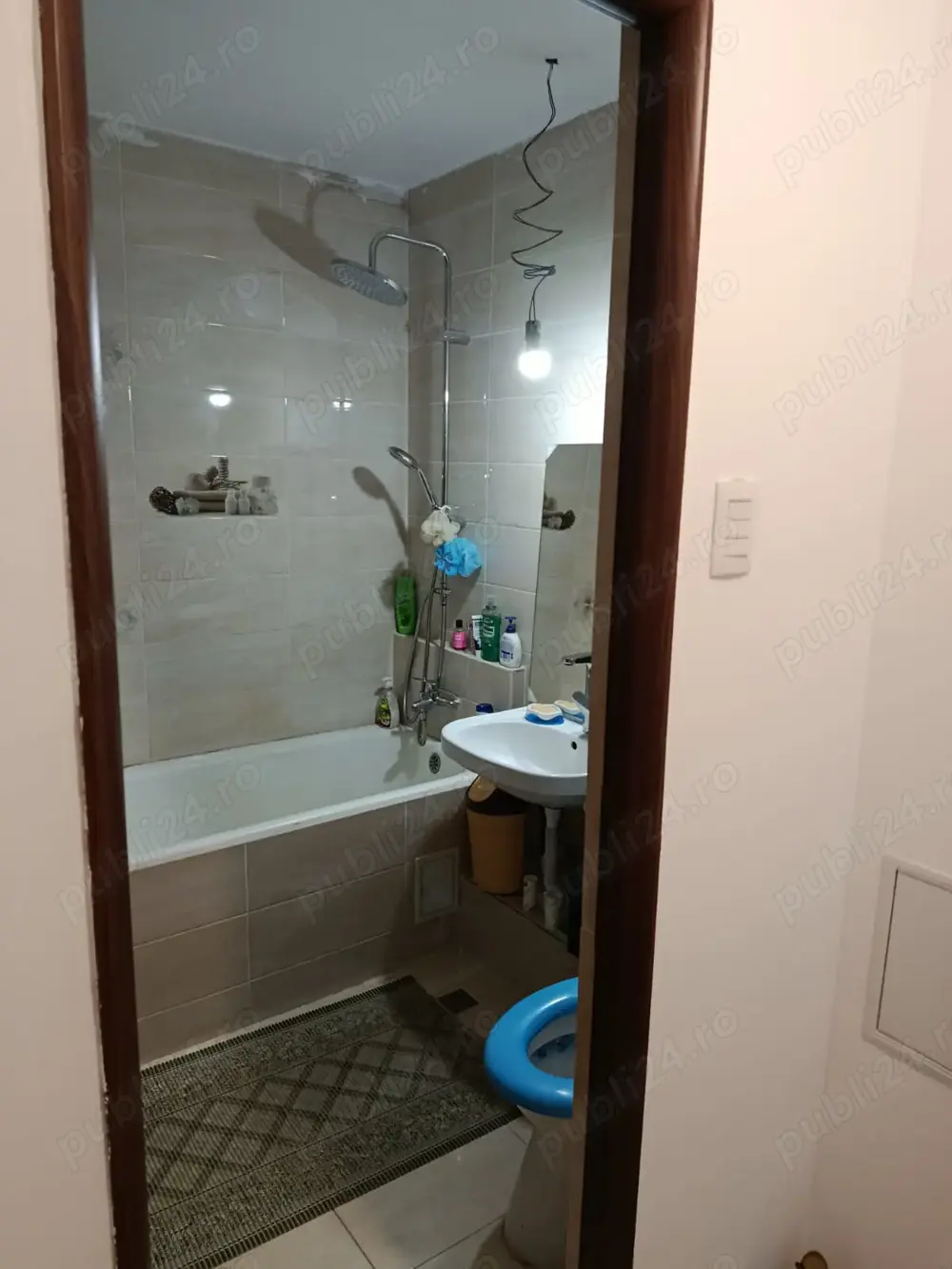 Vanzare apartament 3 camere semidecomandat