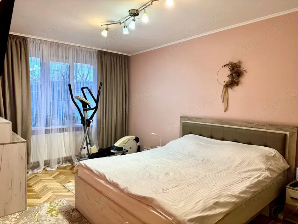 Apartament de  3 camere de inchiriat in  zona Drumul Taberei aproape de metrou.