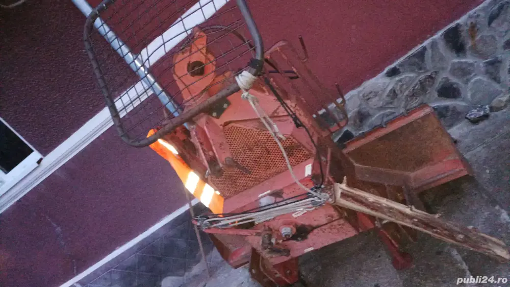 Troliu tractor forestier