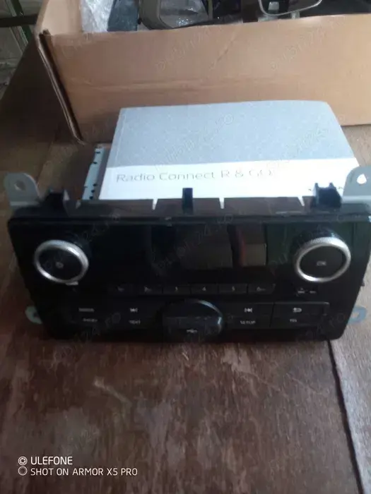 Vand radio cd cu mp3 + dislay renault clio 4 an 2018 pret 290 lei