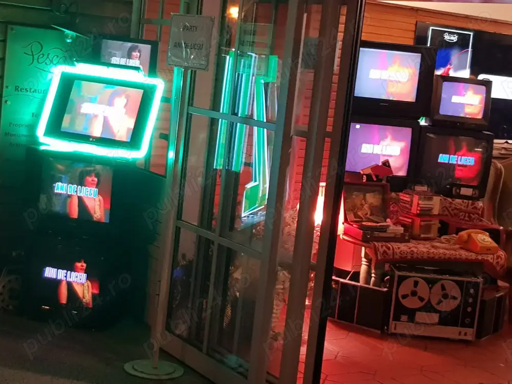 Retro PC Gaming Lan Party Events Organizare Evenimente Jocuri pe Calculator Oldies TV CRT WALL Video