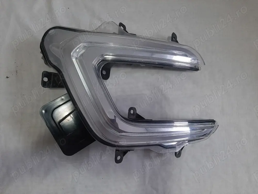 Lampa limina zi stanga fata captur Renault produs nou original cod piesa 266055303R