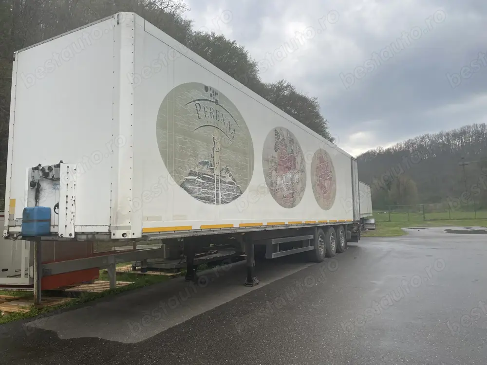Semiremorcă marca Schmitz izoterma foarte bine antretinuta 