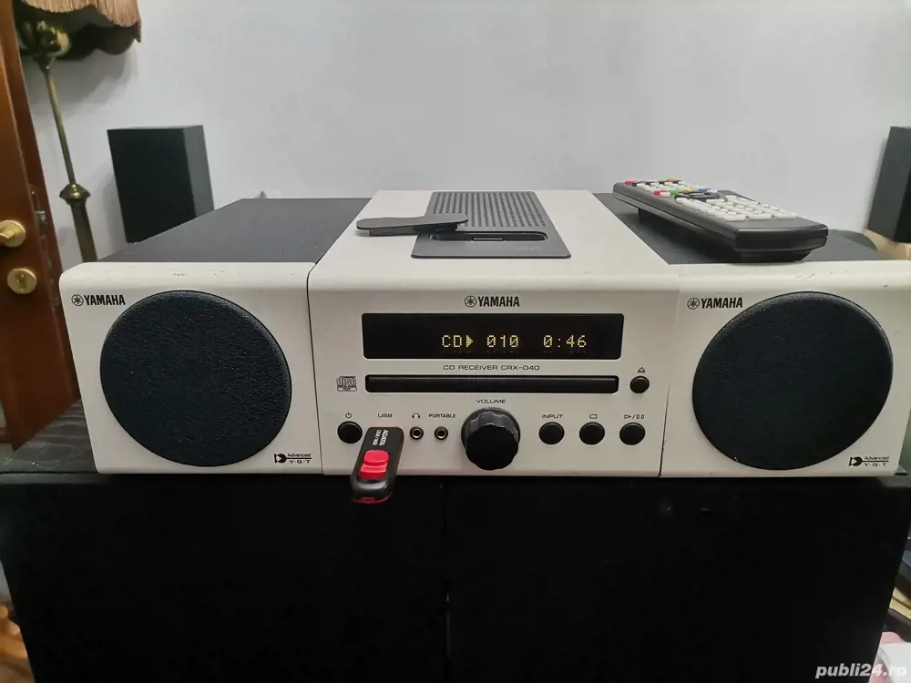 Yamaha CRX 040 cu boxe și telecomanda 