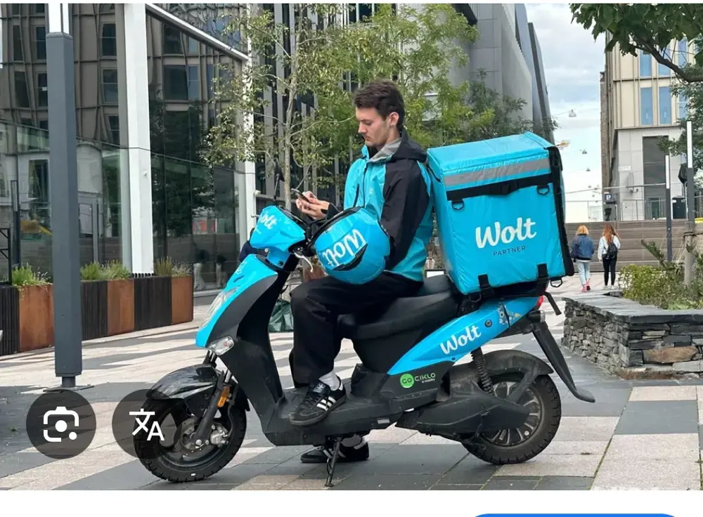 Angajez curieri Wolt glovo 