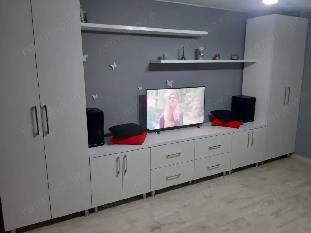 Ofer spre vanzare un apartament cu 2 camere in zona Rahova
