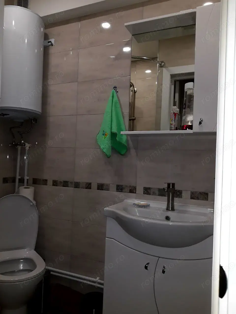 Propun pentru inchiriere garsoniera in zona Titan Propun pentru inchiriere garsoniera in zona Titan