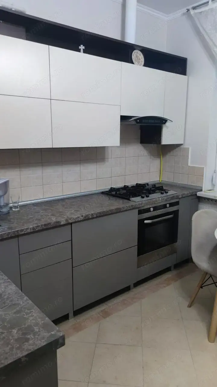 Apartament cu două camere de vânzare în Pajura