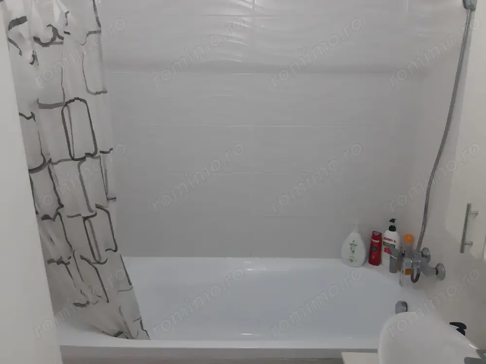 Ofer spre vanzare un apartament cu 2 camere in zona Rahova