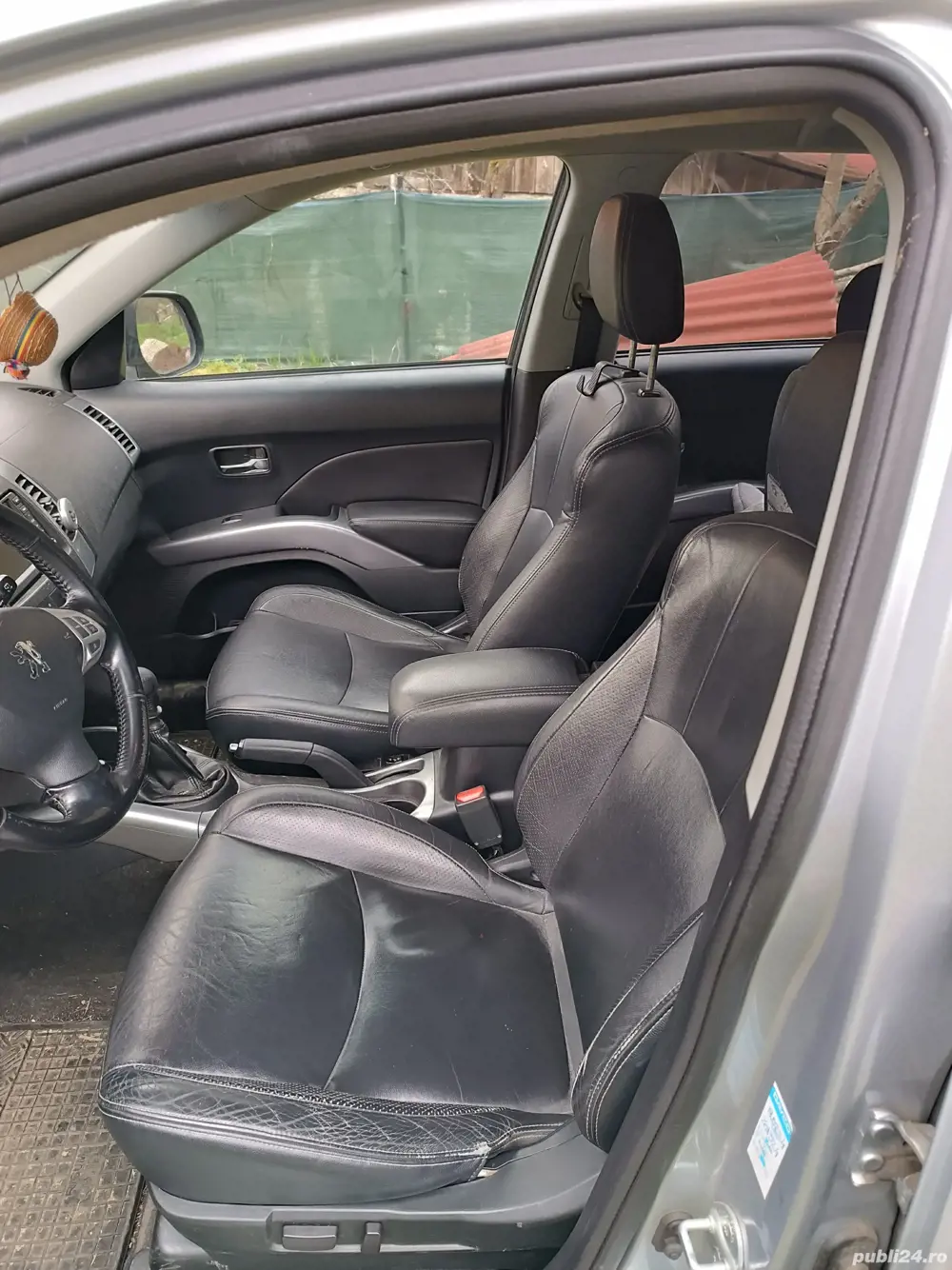 Vând Peugeot 4007