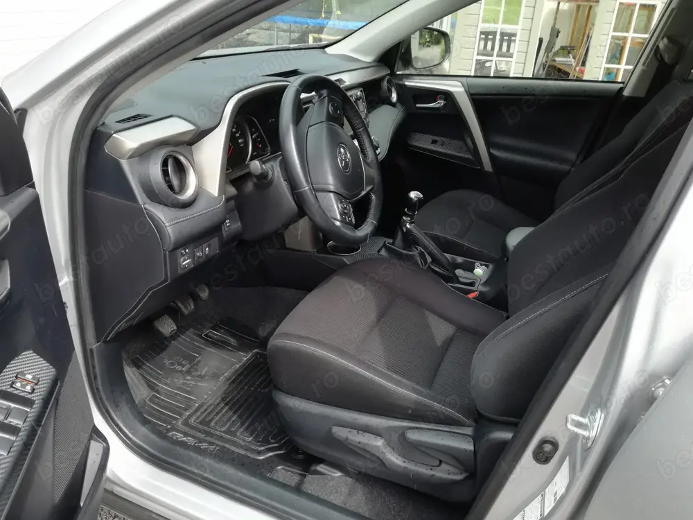 TOYOTA RAV 4 - 2.0 D-4D 4x2 Confort TOYOTA RAV 4 - 2.0 D-4D 4x2 Confort