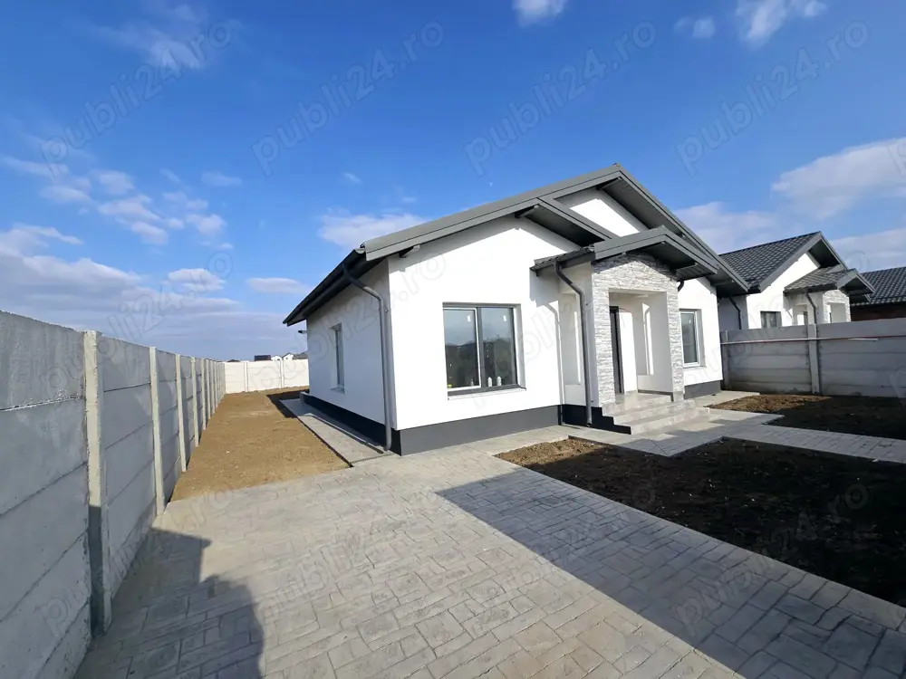 Casa individuala - 3 camere - pod - beci - str asfaltata - 380 mp teren
