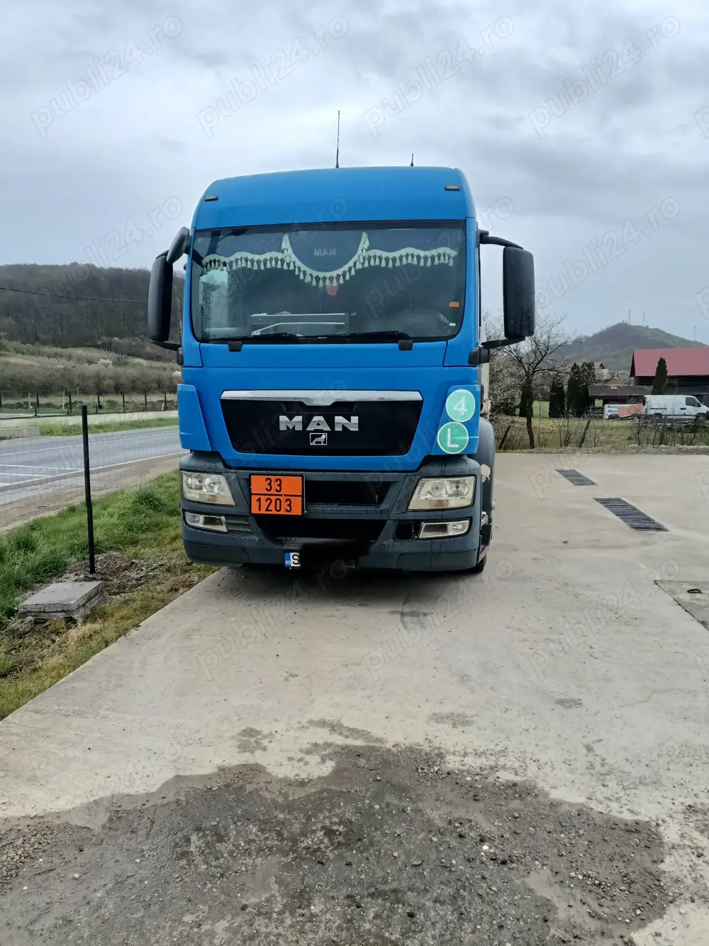 Vand ansamblu cisterna + cap tractor produse petroliere