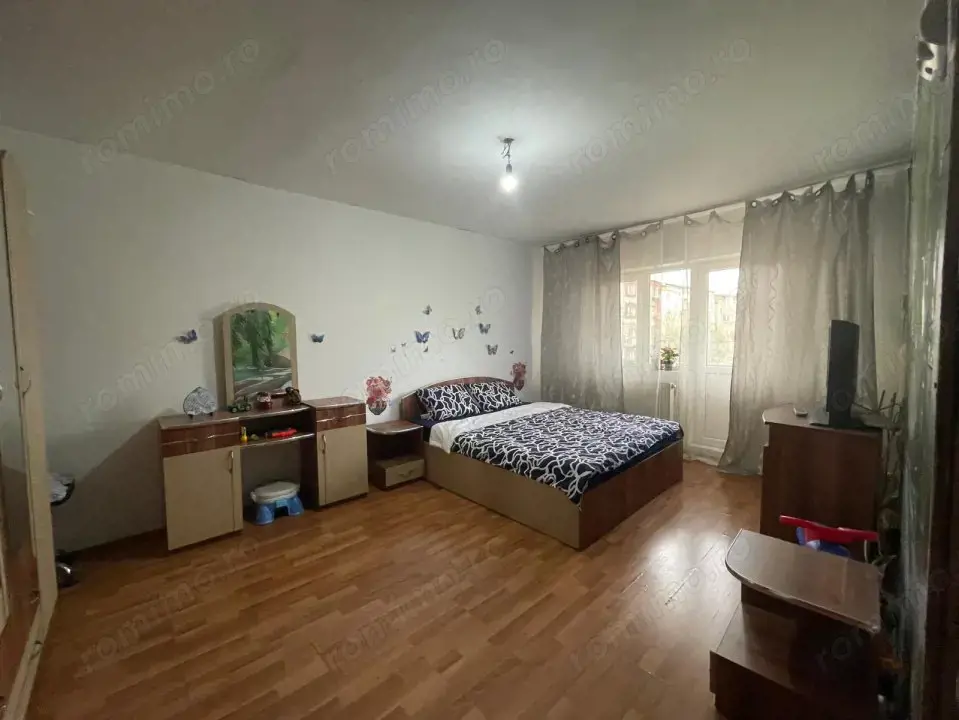 Apartament de vanzare, cu 2 camere, 49 mp, decomandat, Baia Mare