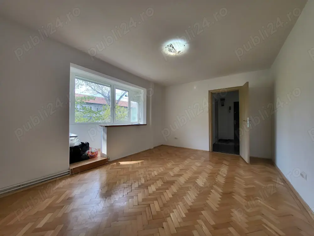 Vand apartament 3 camere Circumvalatiunii McDonald's 