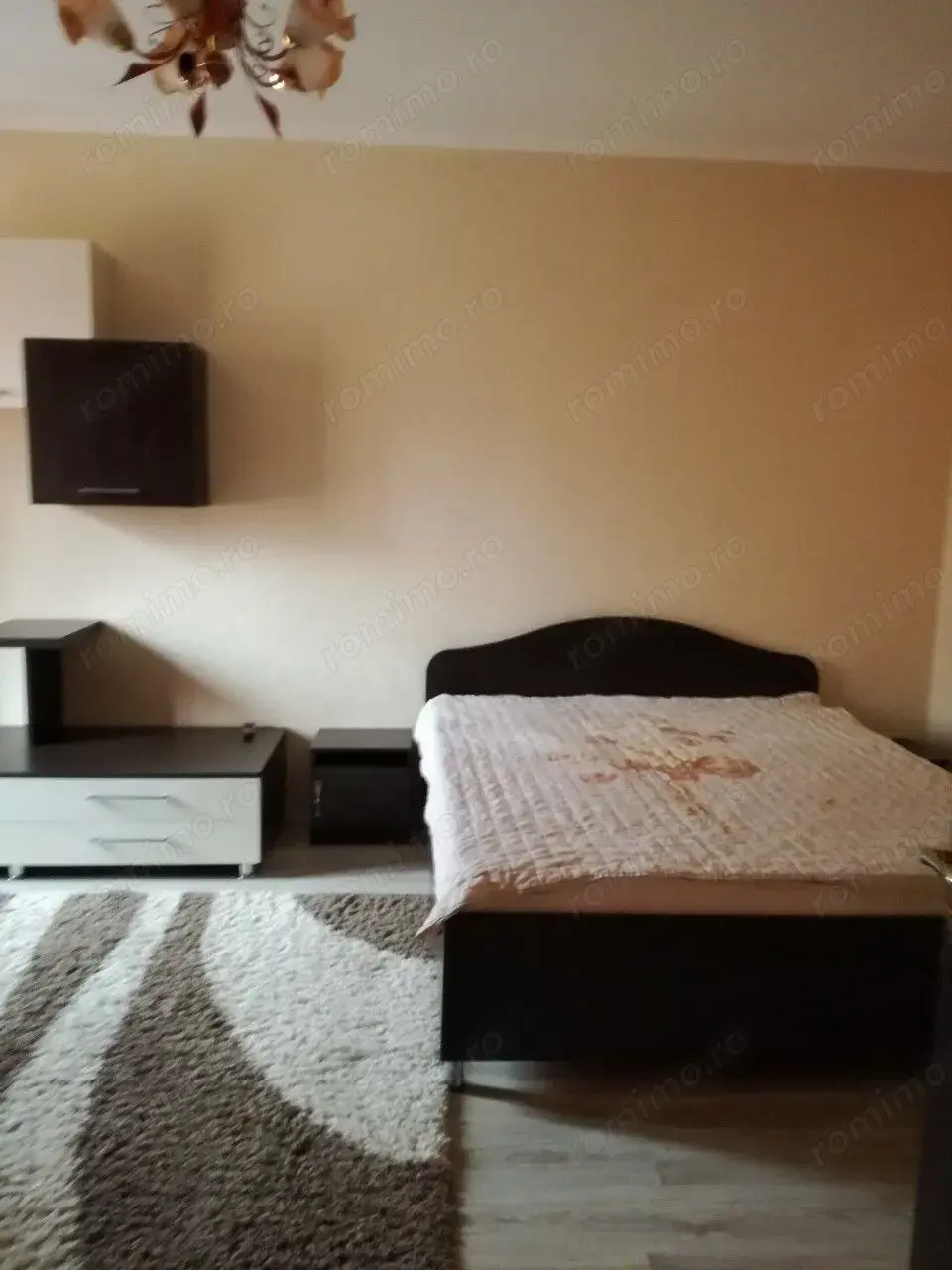 Garsoniera de inchiriat in zona Titan