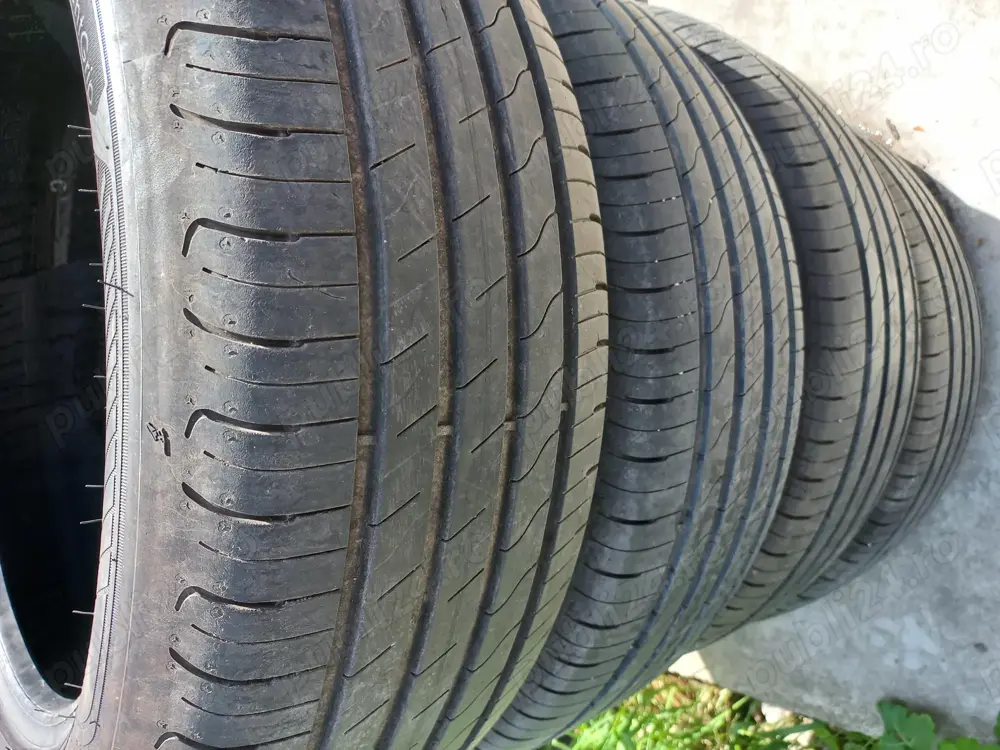 Vând cauciucuri VARA 215 55 R17 în stare foarte bune Good Year DOT 2022/25