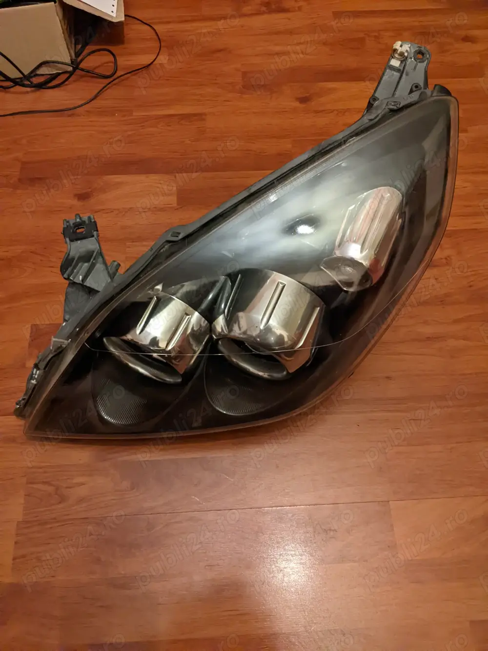 Far stanga pe fond negru Opel Vectra C facelift 2005-2009 cod - 13170921 VALEO