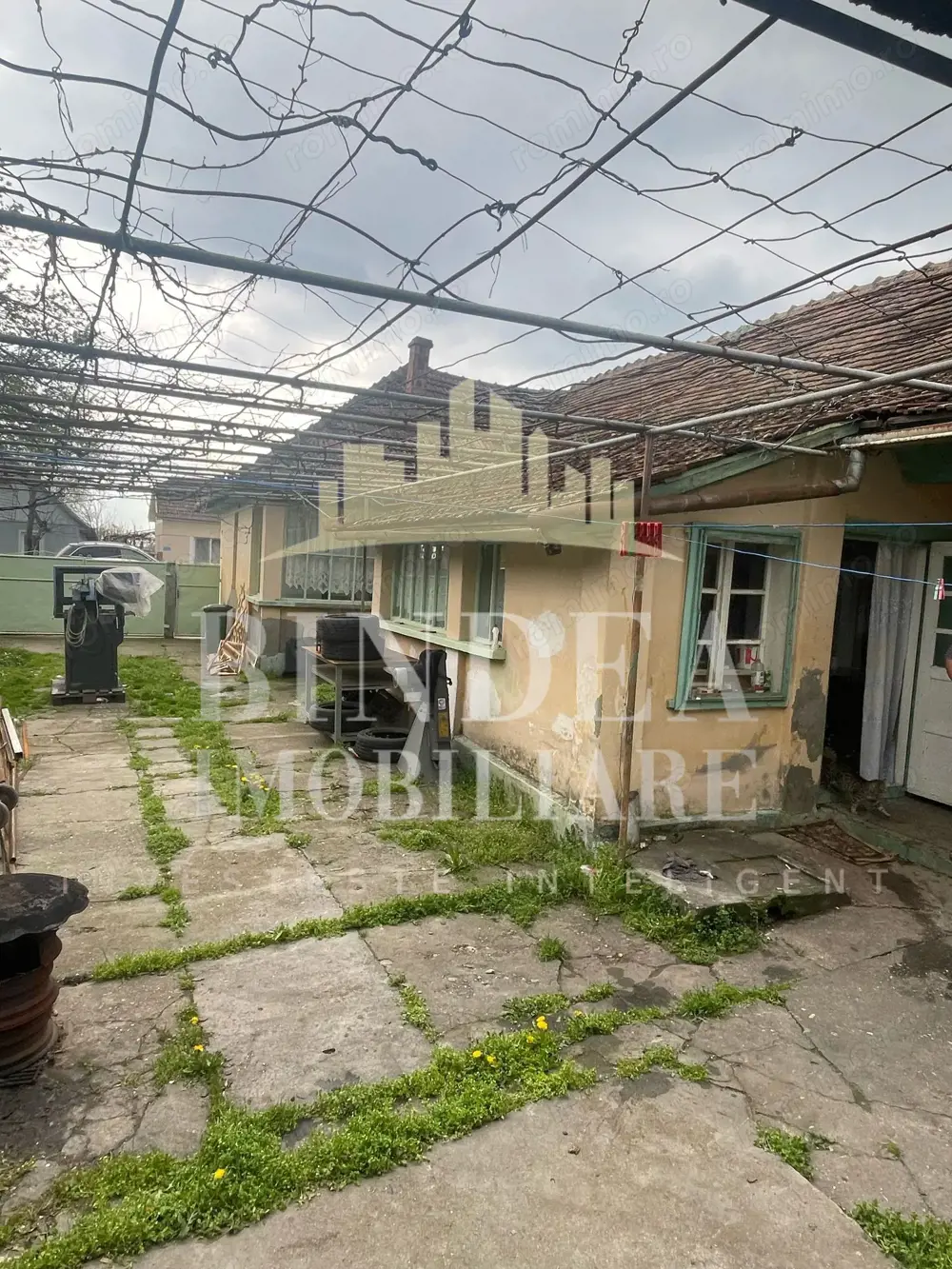 Casa individuala 1542mp teren, garaj- Giarmata