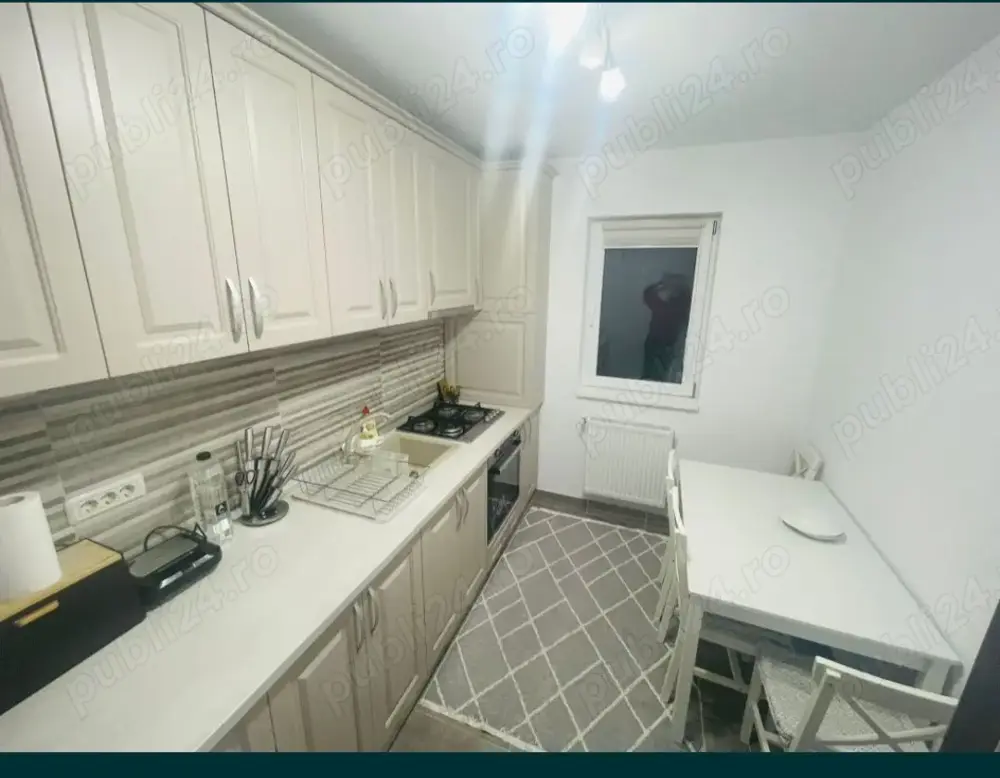 Vand apartament 3 camere