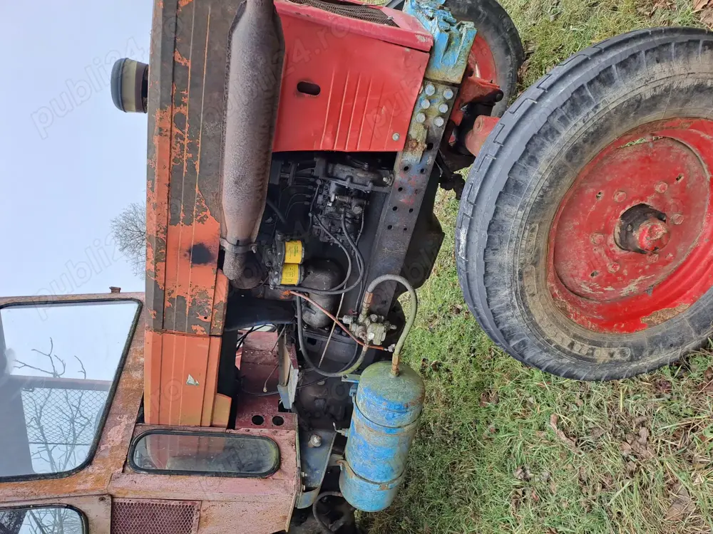 Vînd tractor u650 cu troliu 