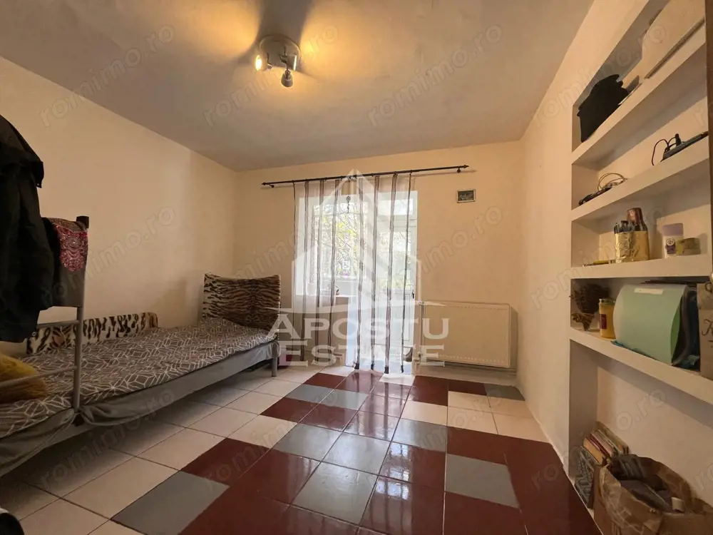 Apartament cu 2 camere, decomandat, parter inalt,centrala proprie