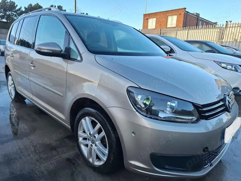 Dezmembrez Volkswagen Touran 2013 MONOVOLUM 1.6 TDI