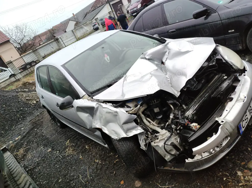 Golf 5 Diesel  lovită față,  motor cutie funcțional