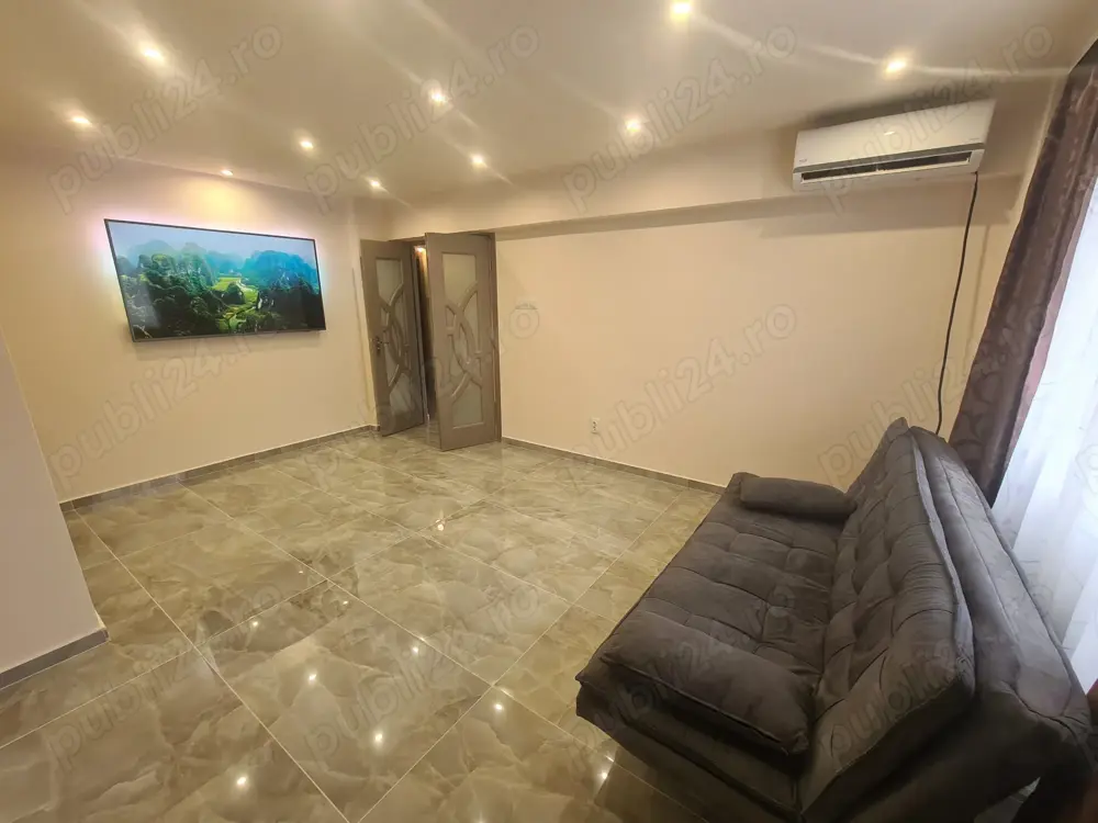 Proprietar ap 4 camere decomandat centrala,et 7 8 pe principala la Z27