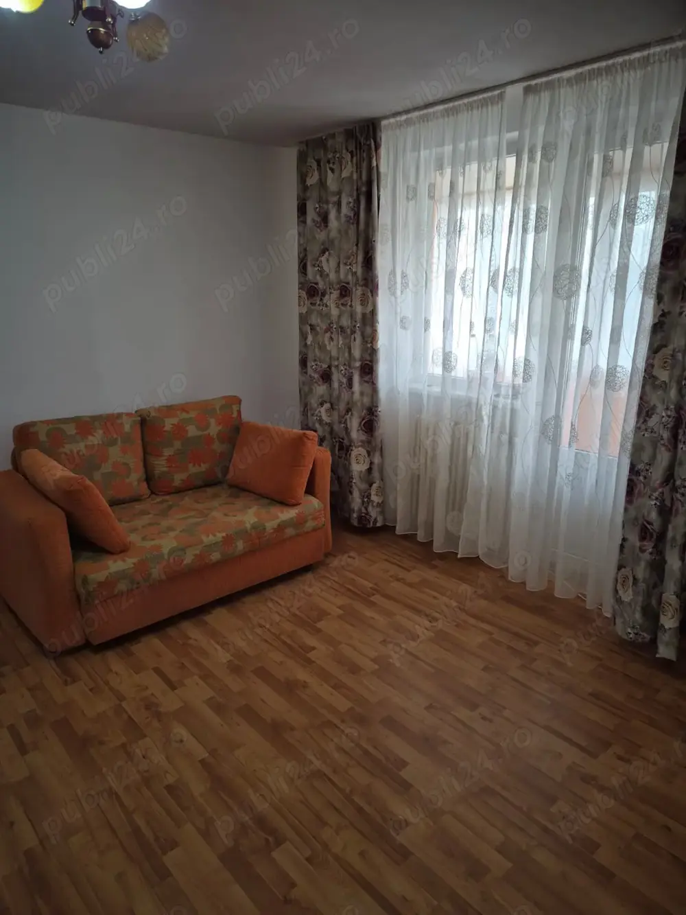 Vand apartament 2 camere