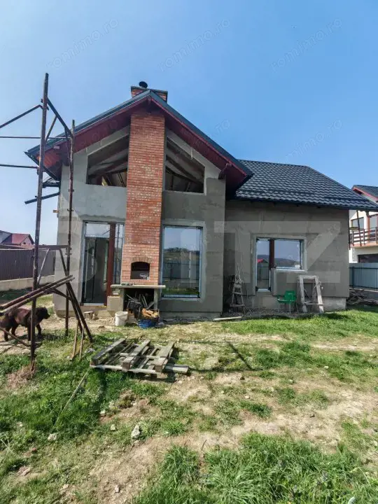 Casă de vânzare Tărlungeni – 5 camere, teren, garaj, intabulată
