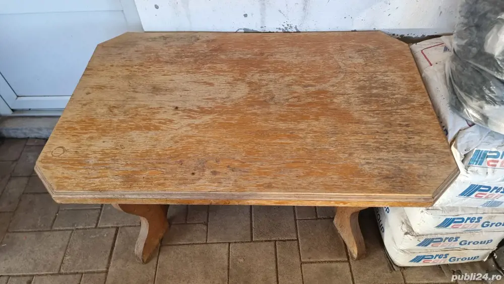 Vând sau schimb Masă