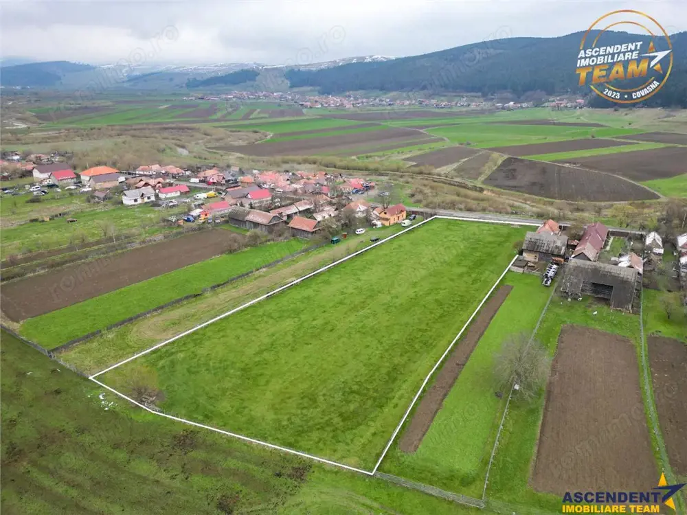 FILM!Potential rezidential  investitional: 8.000 mp intravilan construibil, Sanzieni, Covasna