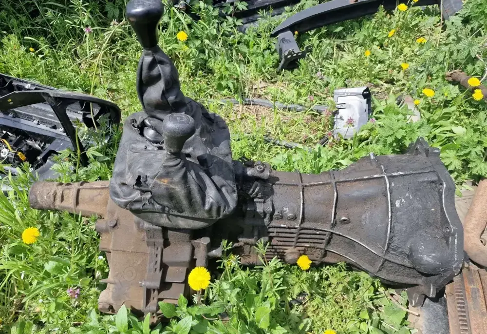 Cutie opel frontera 2.5  1997