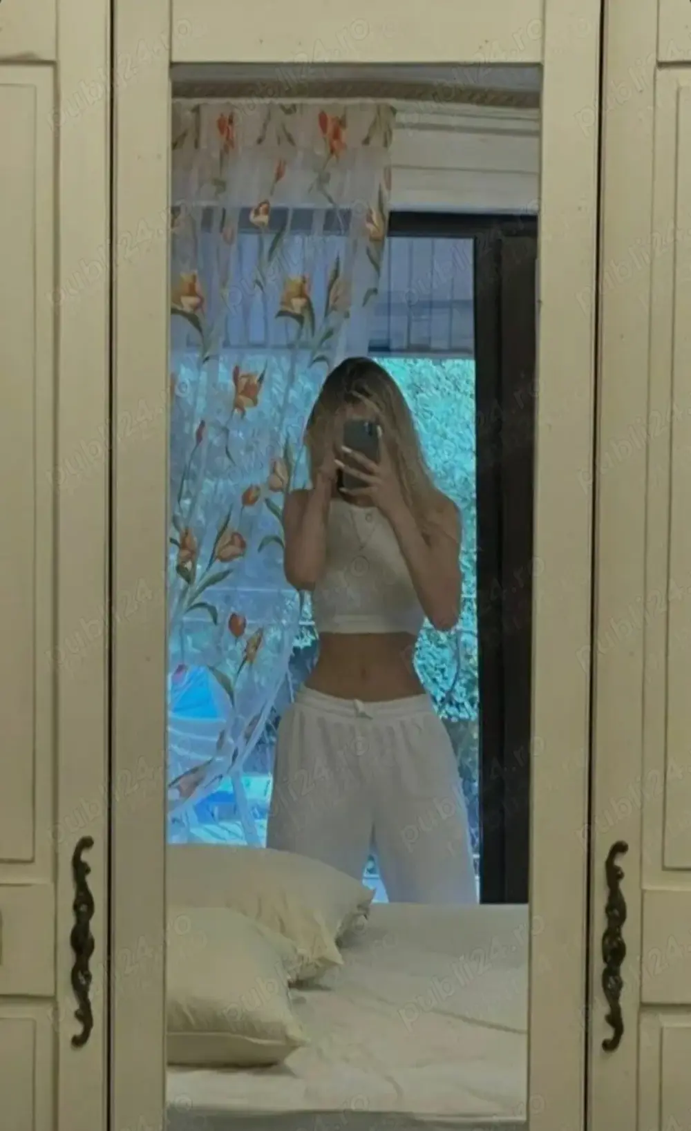 CITESTE descrierea!ALTFEL nu deranja cu neseriozitate!sunt Studenta.Lângă piata romana locuiesc!