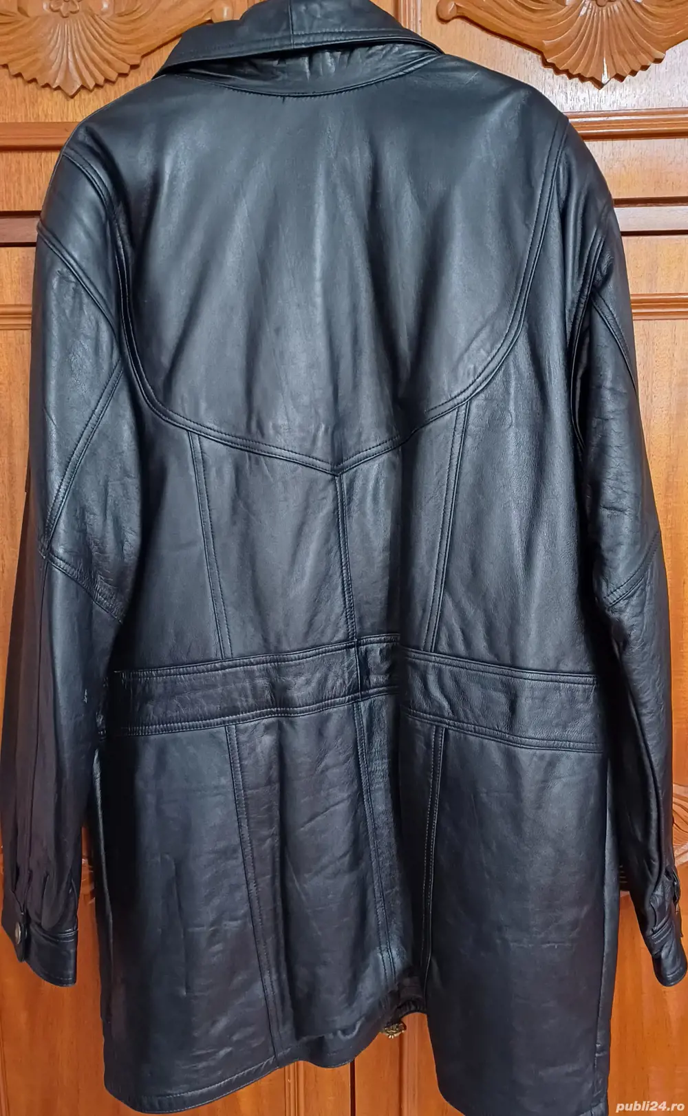 Haina de piele barbateasca