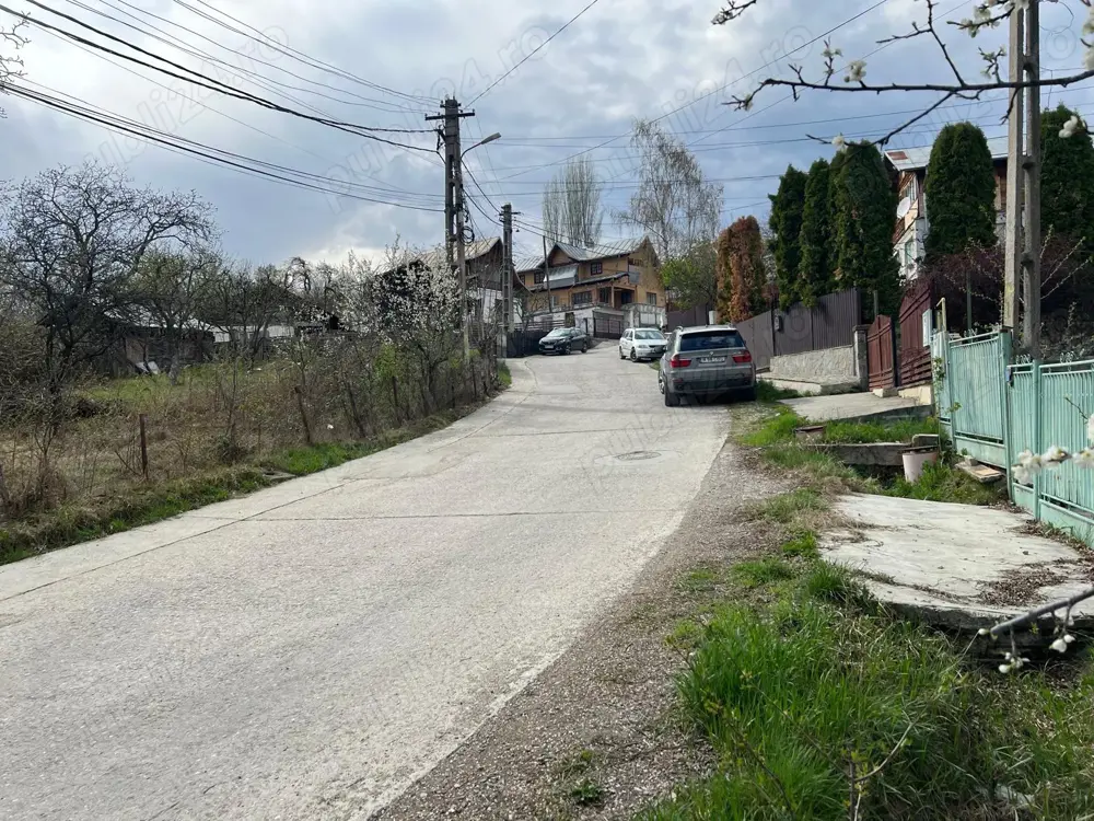 Breaza - str. Plaiului, teren 1400 mp