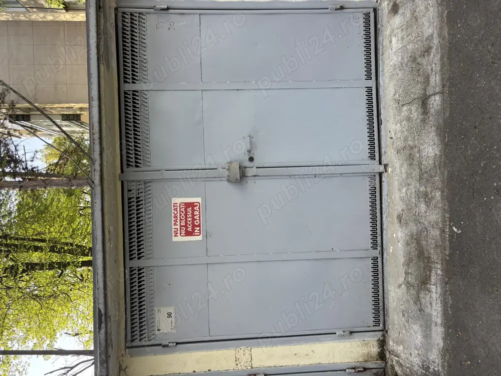 Vând garaj din beton str Moldovei