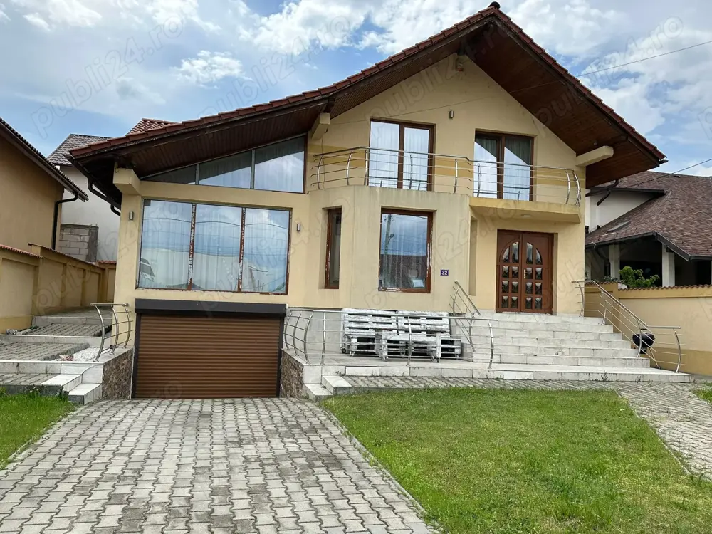 Casa de vanzare zona targul saptamanal