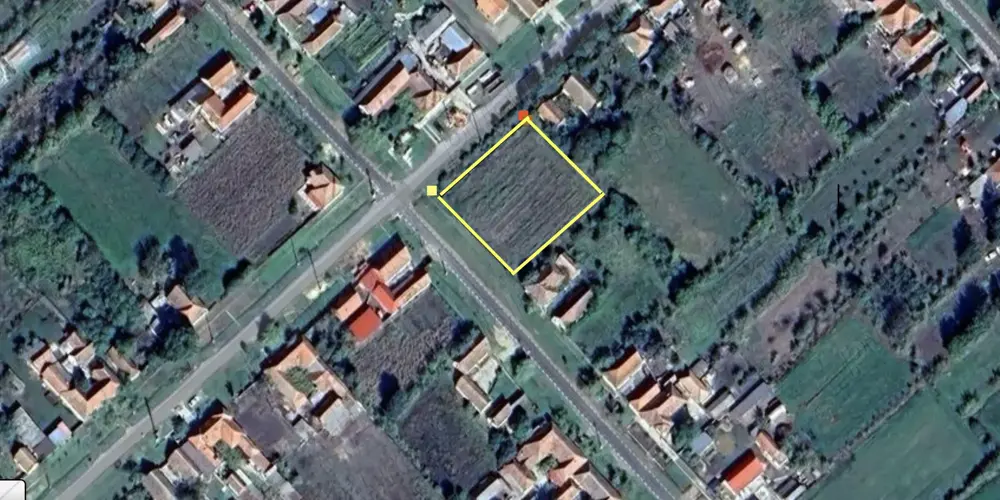 Se vinde teren intravilan