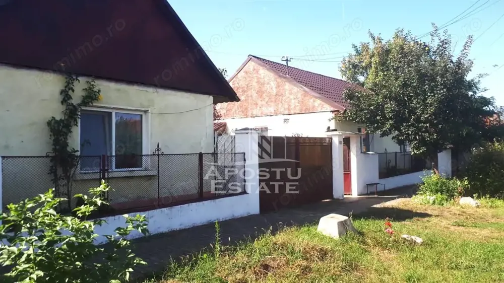 Casa individuala cu 3 camere in Curtici.