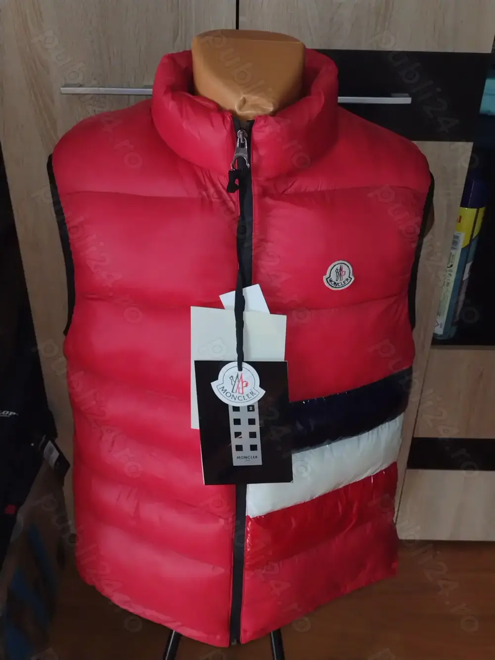 Vesta Moncler groasa rosu cu alb marimea M noua