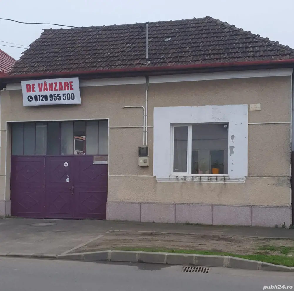 Casa cu teren 780mp,Aradul nou, Constitutiei nr 65, 2 apartamente. singur in curte