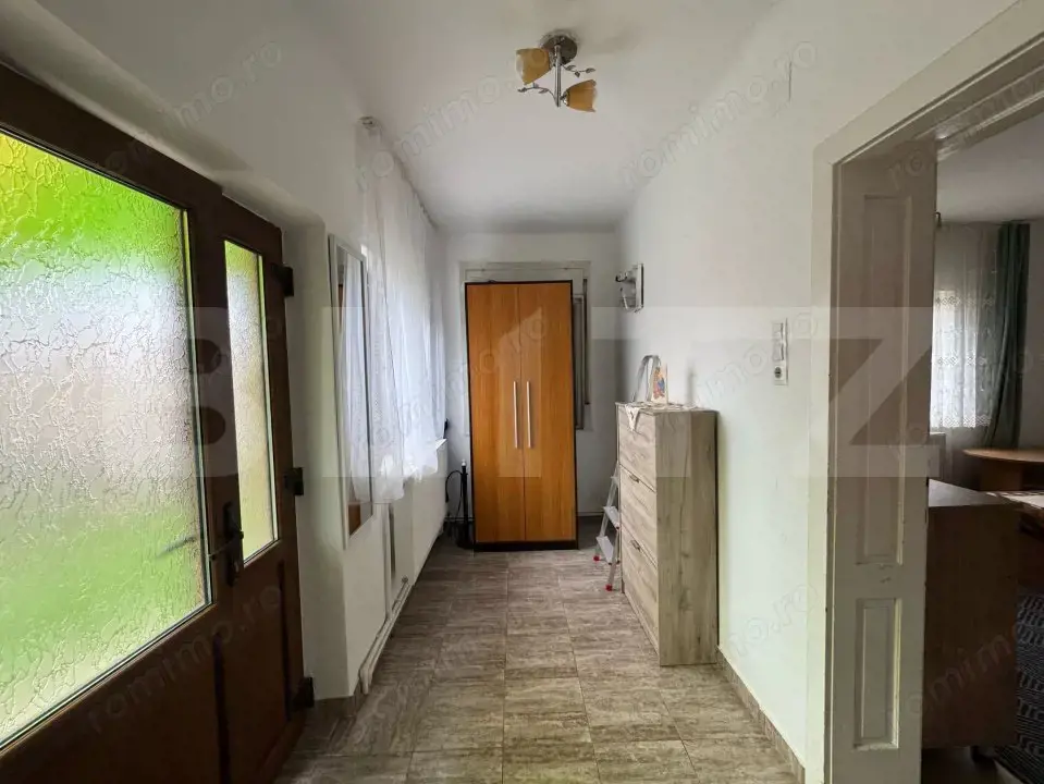 Casa de vanzare, cu 3 camere, 120 mp, 1080 mp teren, zona Simeria 