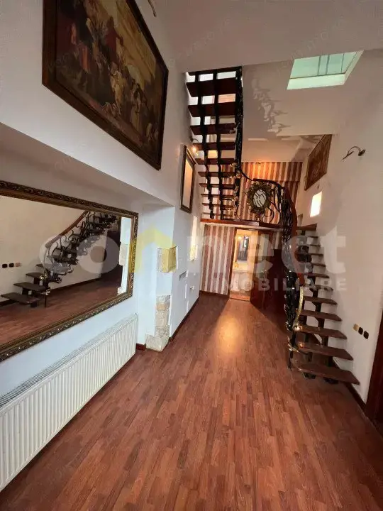 Spatiu de inchiriat-180 mp ,ultracentral,Piata Unirii