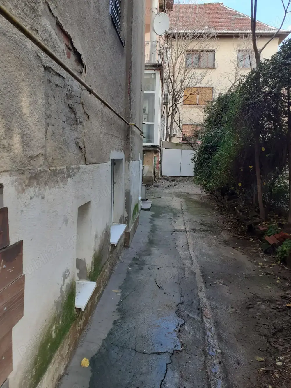 Inchiriez garaj
