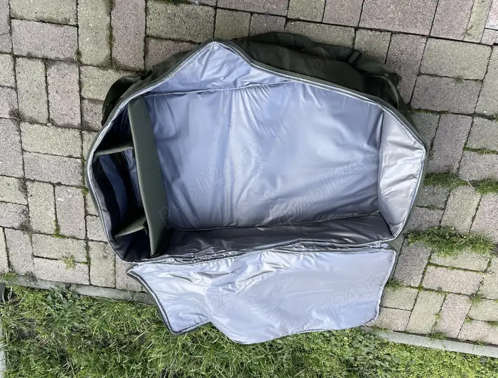 Vand geanta navomodel