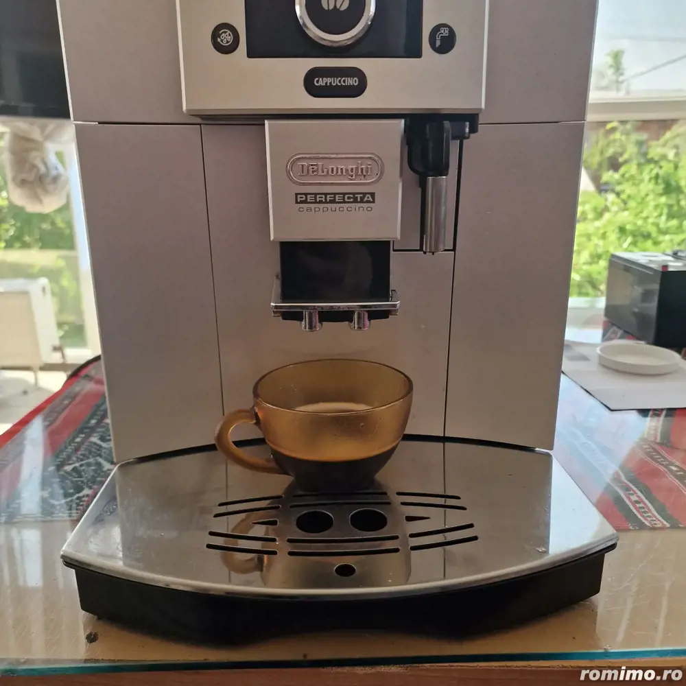 Expresor de cafea automat Delonghi Perfecta Capuccino 